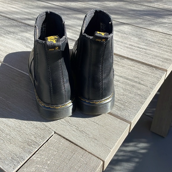 Like New Dr Martens Unisex Dorrian Standard Fit Boots in Black 5M - 6W - Picture 2 of 4